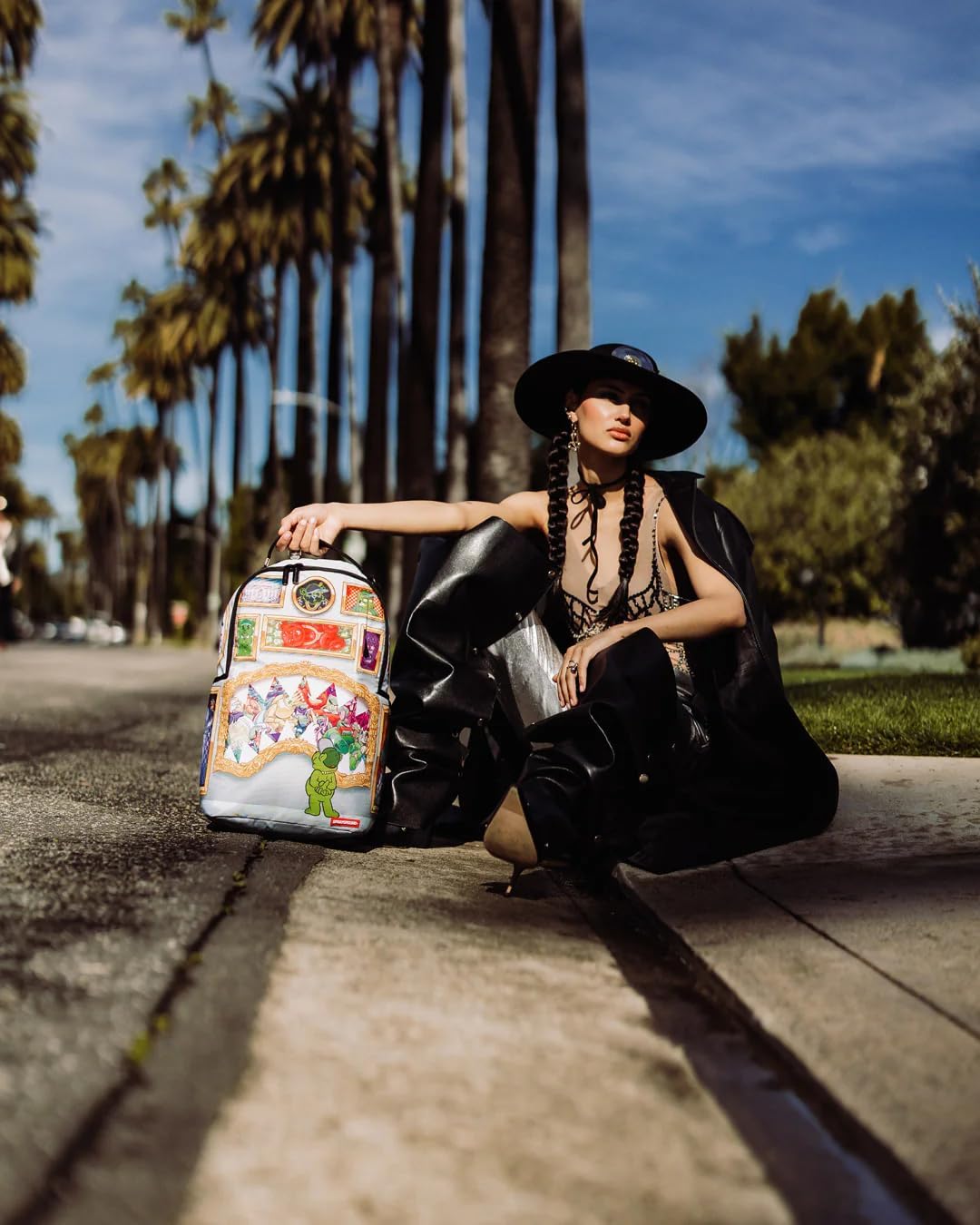 Moneybear Art Critique Backpack R7282