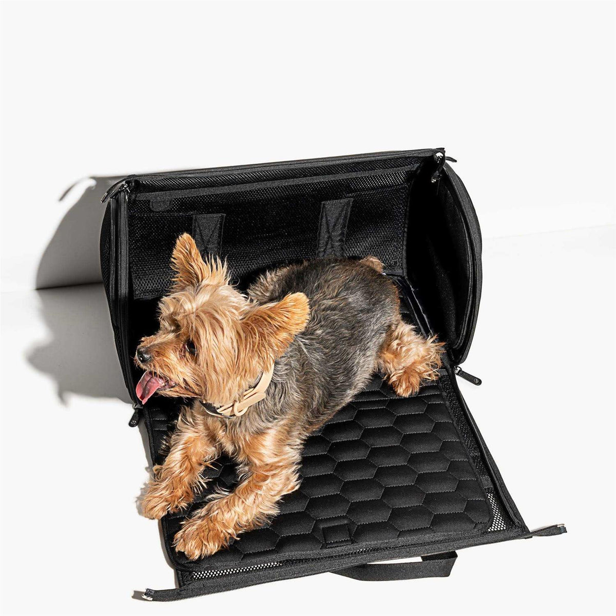 Travel Carrier H93080