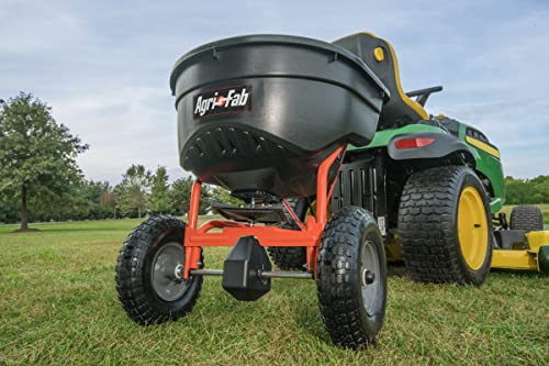 130-Pound Tow Spreader and 32oz Amine 2,4-D Weed Killer S9781