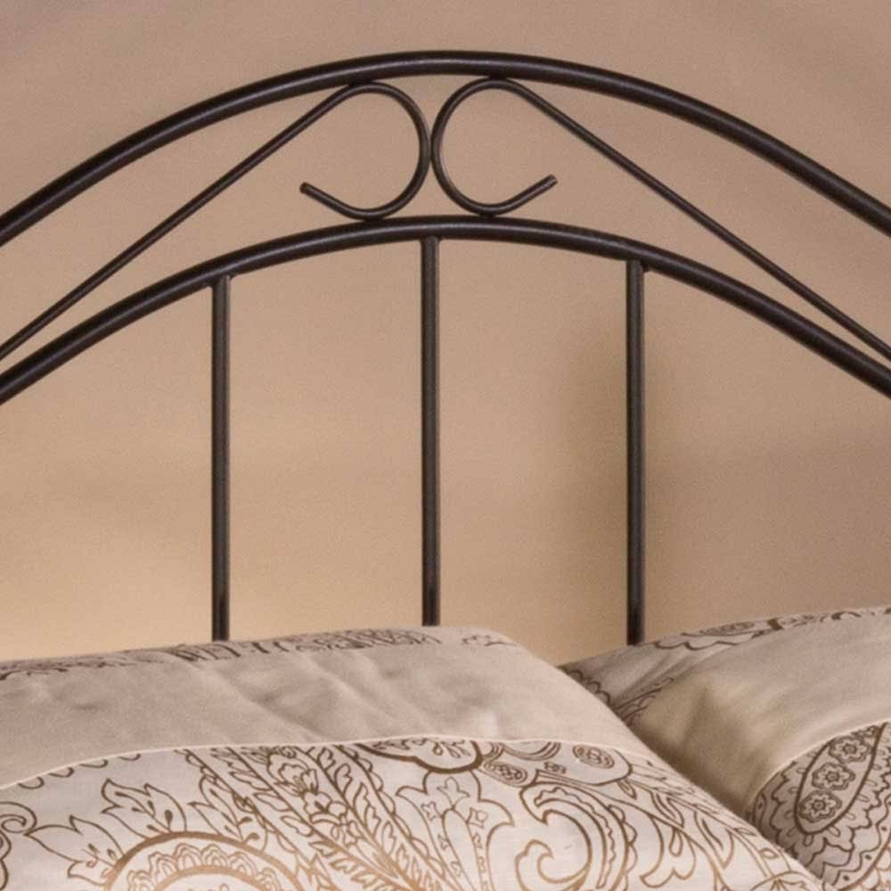 Queen Bed Set with Rails S94028