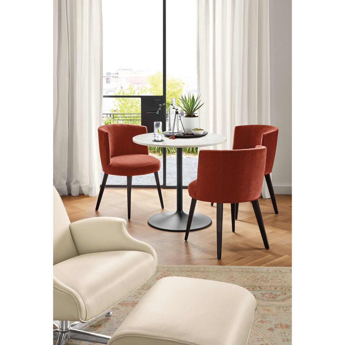 Smoke Tempered Glass Round Table with Graphite Base Y686