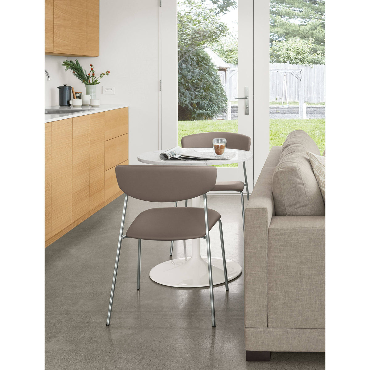 Smoke Tempered Glass Round Table with Graphite Base Y686