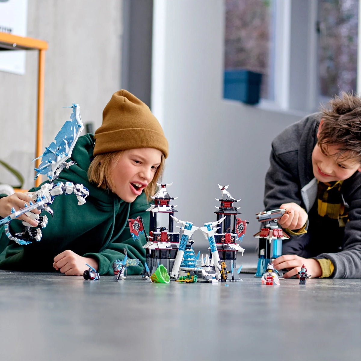 Building Kit (1,218 Pieces) Y234310