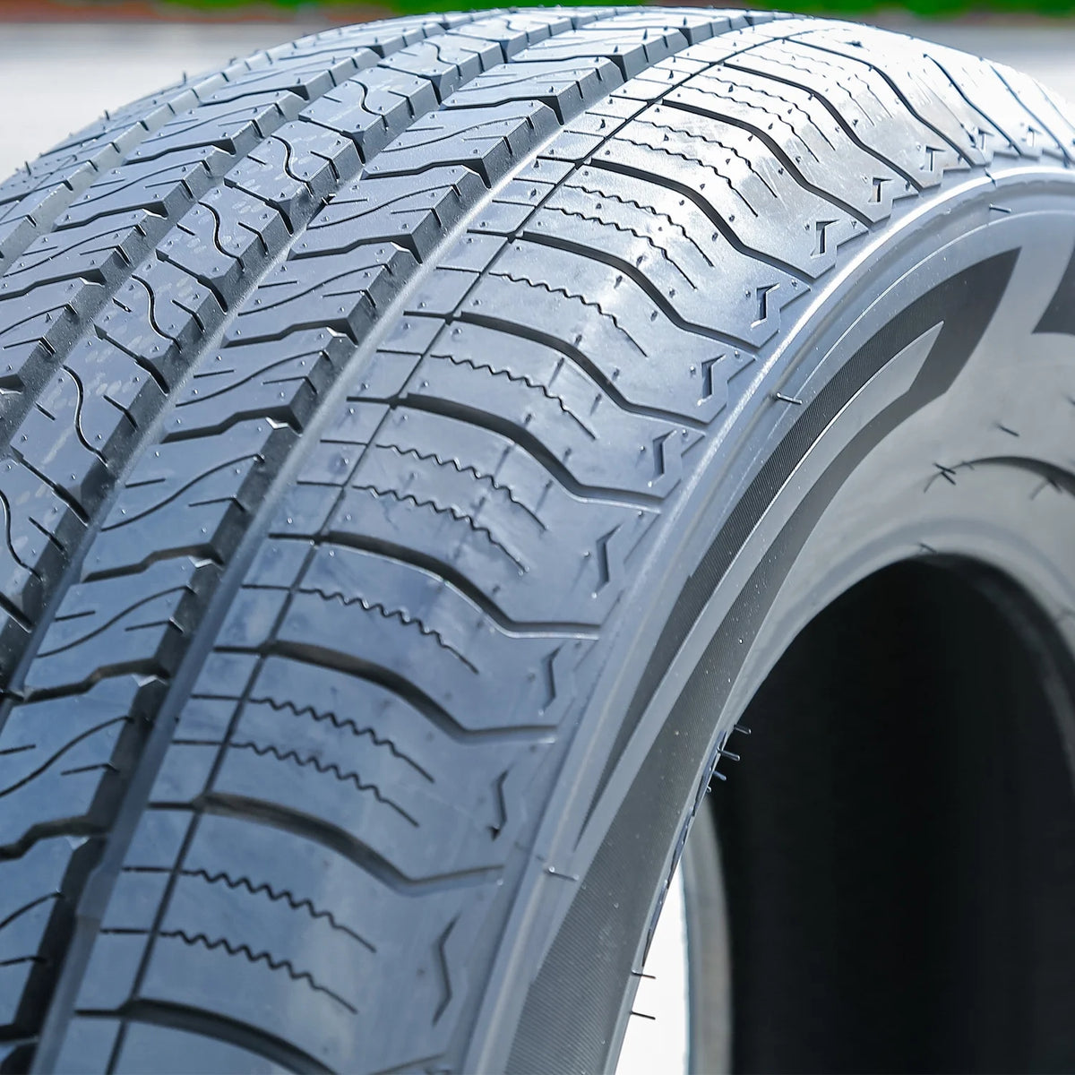 255/65R16 109H All Season Tire I567