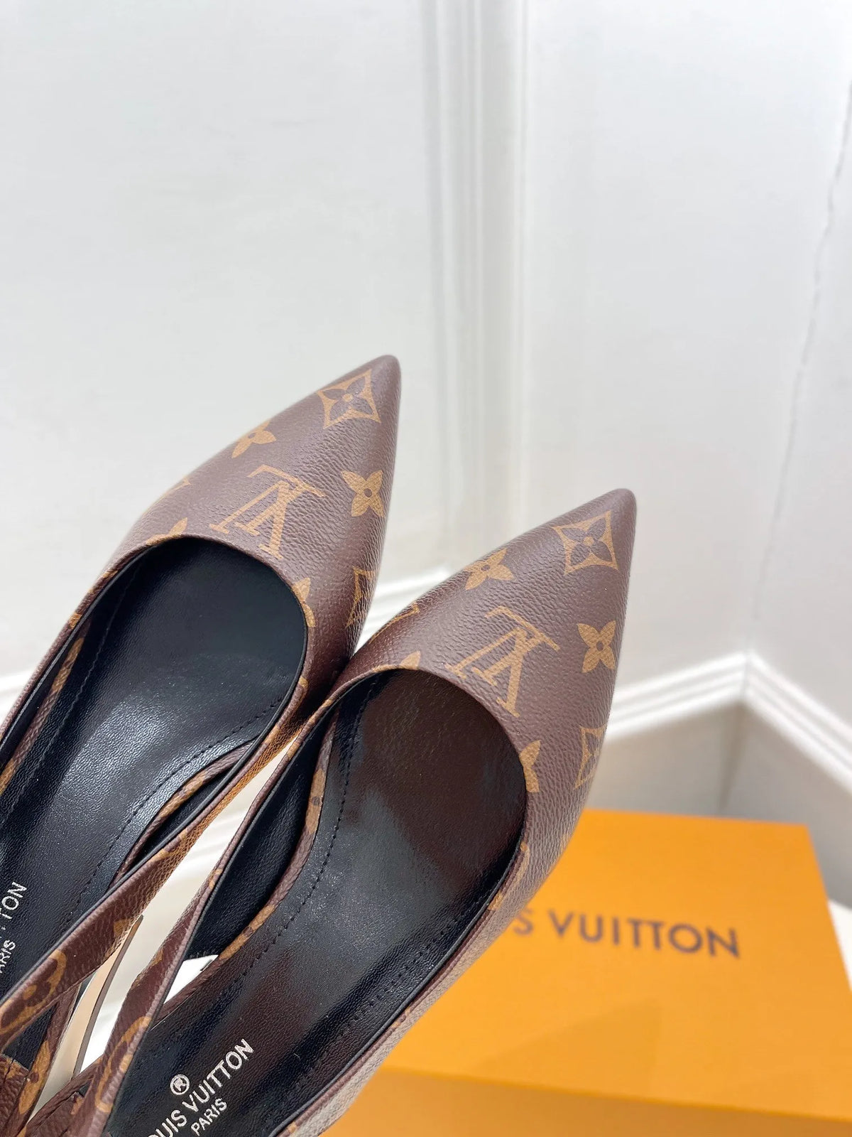 Brown Magnetic Slingback Pump Y80175