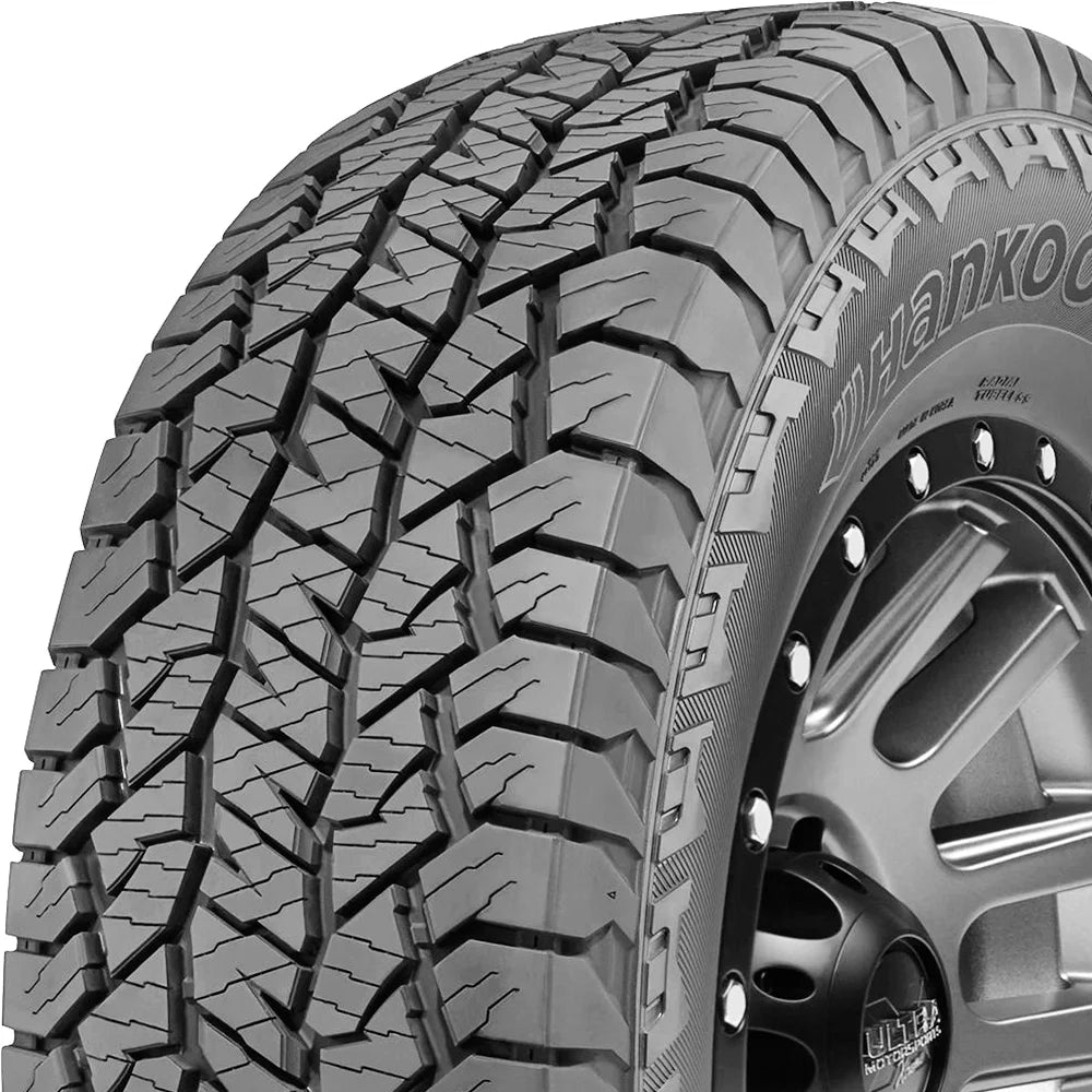 255/70R18 113T Tire V366496