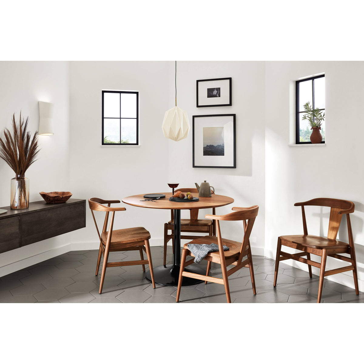 Smoke Tempered Glass Round Table with Graphite Base Y686