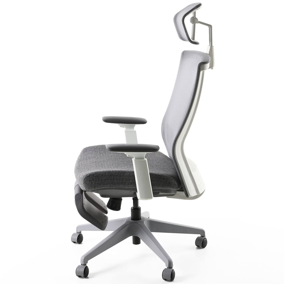 Gray Ergonomic Chair with Footrest L381914